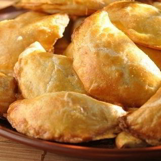 Пирожки с грибами из слоеного теста