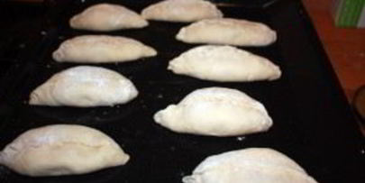 пирожки с изюмом