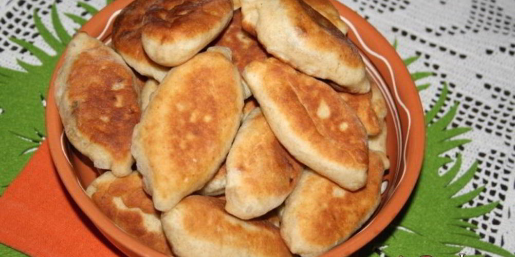 Рецепт пирожки с капустой и сосисками