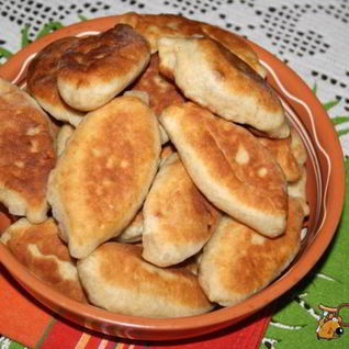 Пирожки с капустой и сосисками