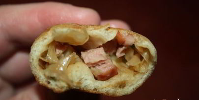 пирожки с капустой и сосисками