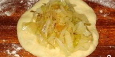 пирожки с капустой в духовке