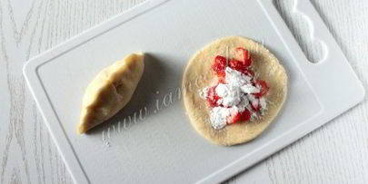 пирожки с клубникой
