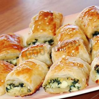 Пирожки с колбасой и сыром