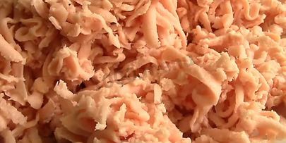 пирожки с колбасой и сыром