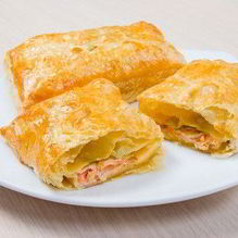 Рецепт Пирожки с копченым лососем и фетой