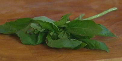 пирожки с козьим сыром, помидорами и базиликом