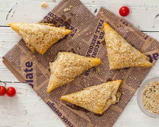 Пирожки с курицей и сыром бри