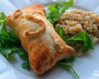 Пирожки с курицей и сыром в духовке