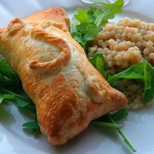 Пирожки с курицей и сыром в духовке