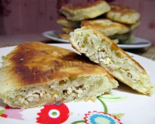 Пирожки с курицей на сметане без дрожжей