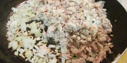 пирожки с курицей на сметане без дрожжей