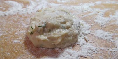 пирожки с курицей на сметане без дрожжей