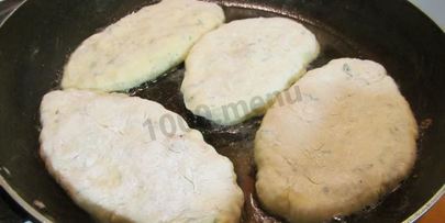 пирожки с курицей на сметане без дрожжей