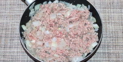 пирожки с мясным фаршем и грибами