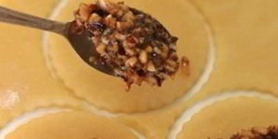 пирожки с орехами