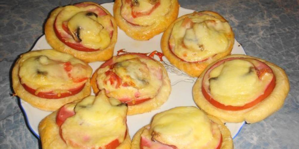 Рецепт пирожки с помидорами и колбасой мини пицца