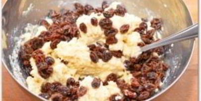 пирожки с творогом и изюмом