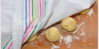 пирожки с творогом и изюмом