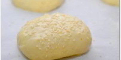 пирожки с творогом и изюмом