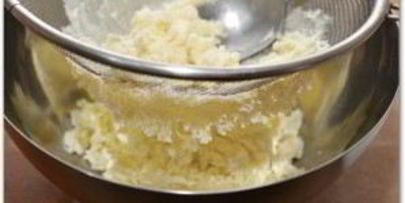 пирожки с творогом и изюмом