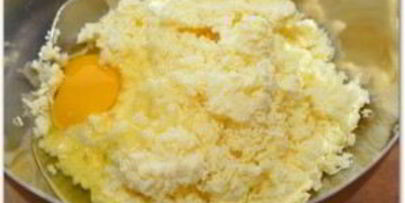 пирожки с творогом и изюмом