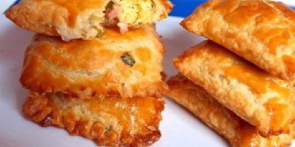 Рецепт пирожки с ветчиной, сыром и яйцом