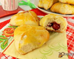 Пирожки с вишней духовые