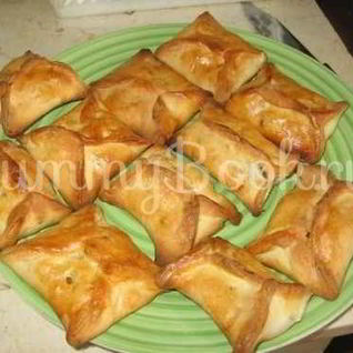 Пирожки с яблоками, орехами и курагой