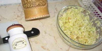 пирожки с яблоками, орехами и курагой