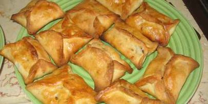 пирожки с яблоками, орехами и курагой