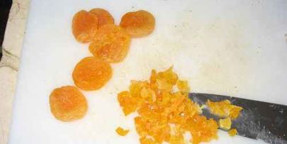 пирожки с яблоками, орехами и курагой