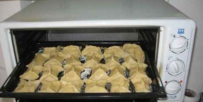 пирожки с яблоками, орехами и курагой