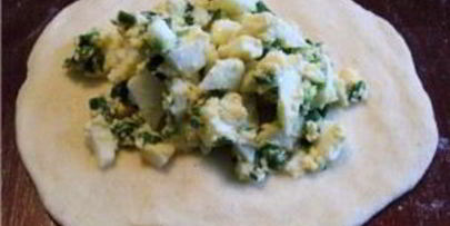 пирожки с яйцом на сковороде