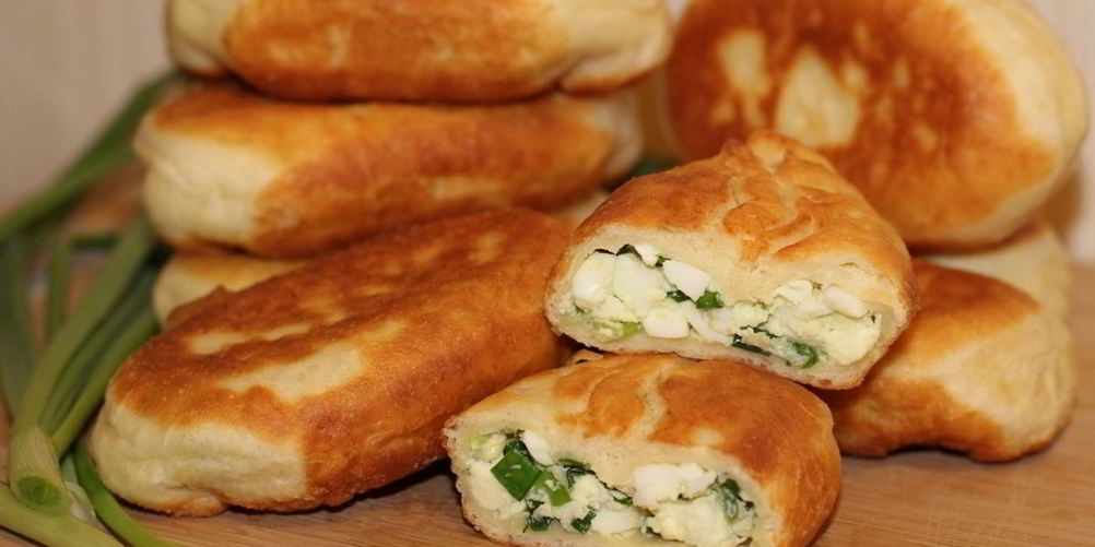 Рецепт пирожки с зеленым луком и яйцами
