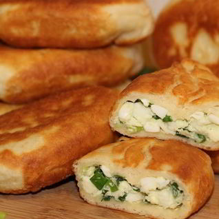 Пирожки с зеленым луком и яйцами