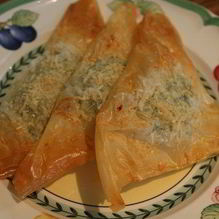 Рецепт Пирожки со шпинатом, курицей и кедровыми орешками