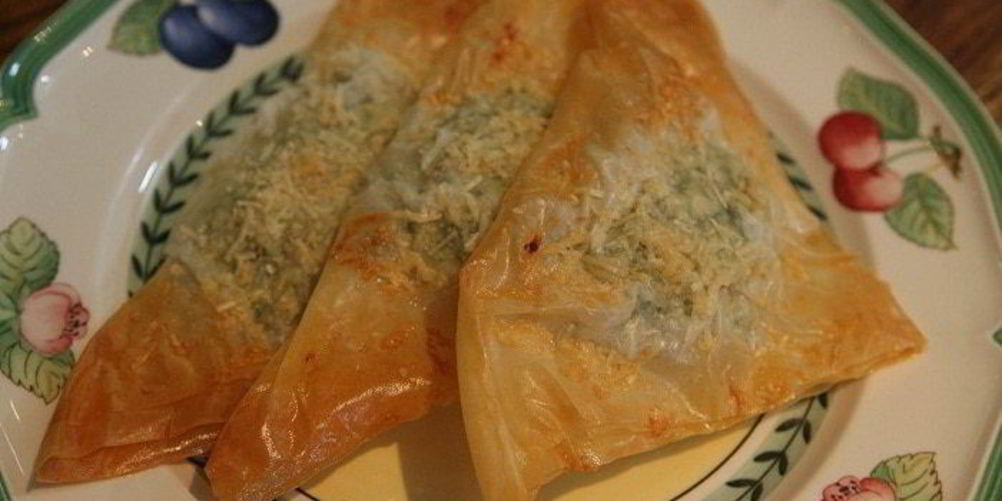 Рецепт пирожки со шпинатом, курицей и кедровыми орешками