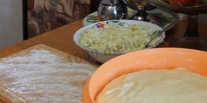 пирожки в мультиварке с капустой