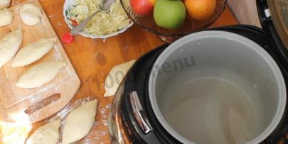 пирожки в мультиварке с капустой