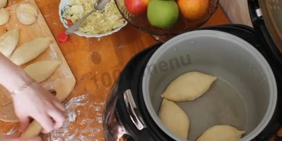 пирожки в мультиварке с капустой