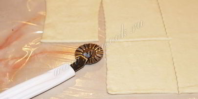 слоеные пирожки с мясом