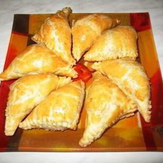 Слоеные закусочные пирожки с грибами