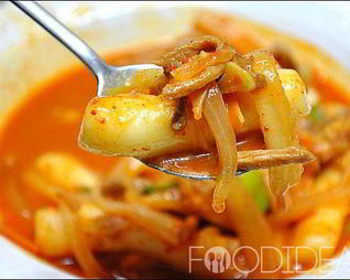 Токпокки — острые рисовые пирожки