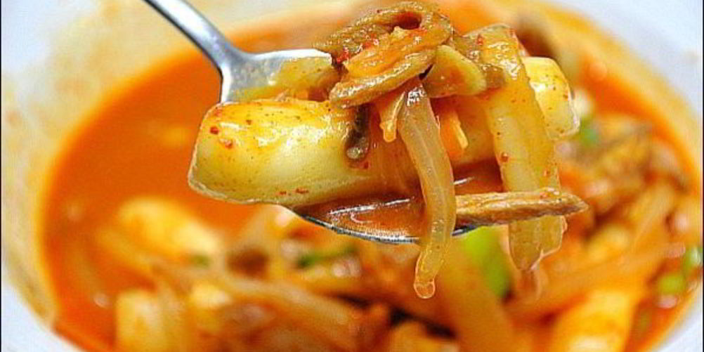 Рецепт токпокки — острые рисовые пирожки