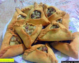 Треугольники с картошкой и мясом эчпочмак