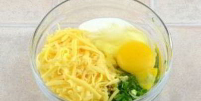 жареные пирожки с курицей