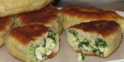 жареные пирожки с луком