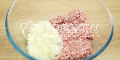 жареные пирожки с мясом