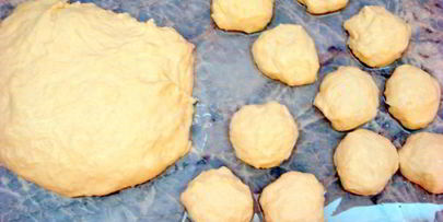 жареные постные дрожжевые пирожки на сухих дрожжах с капустой за 15 минут